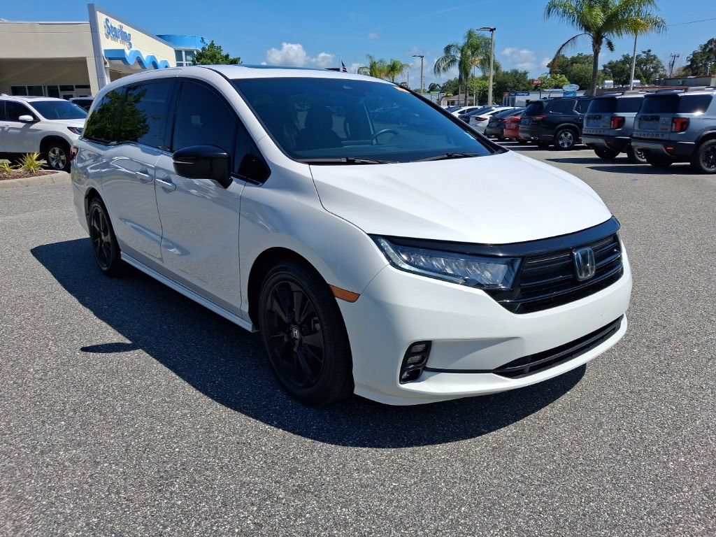 Certified 2024 Honda Odyssey Sport image 3
