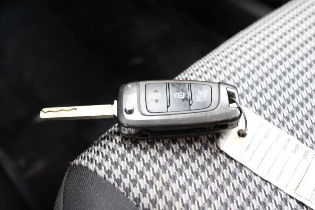 Used 2023 Hyundai Kona SE FWD image 14