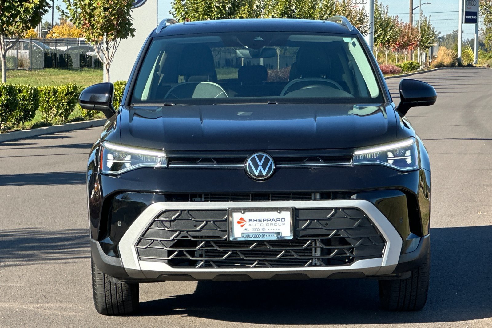 Used 2025 Volkswagen Taos SE AWD/4WD image 8