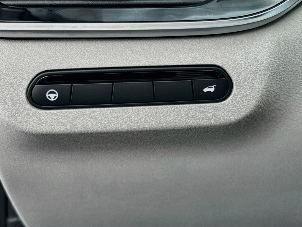 New 2027 INFINITI QX60 Luxe w/ Cargo Package FWD image 10