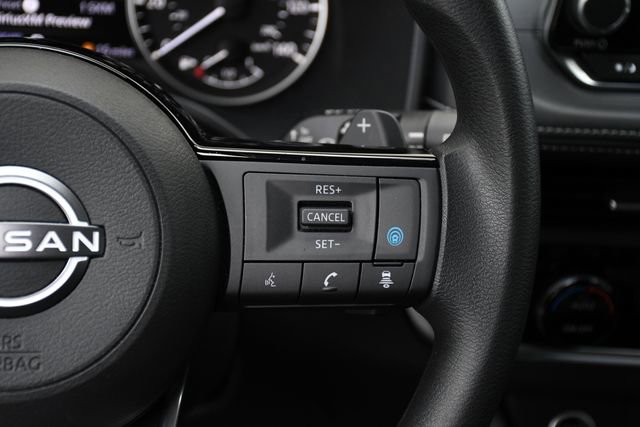 Used 2023 Nissan Rogue SV image 9