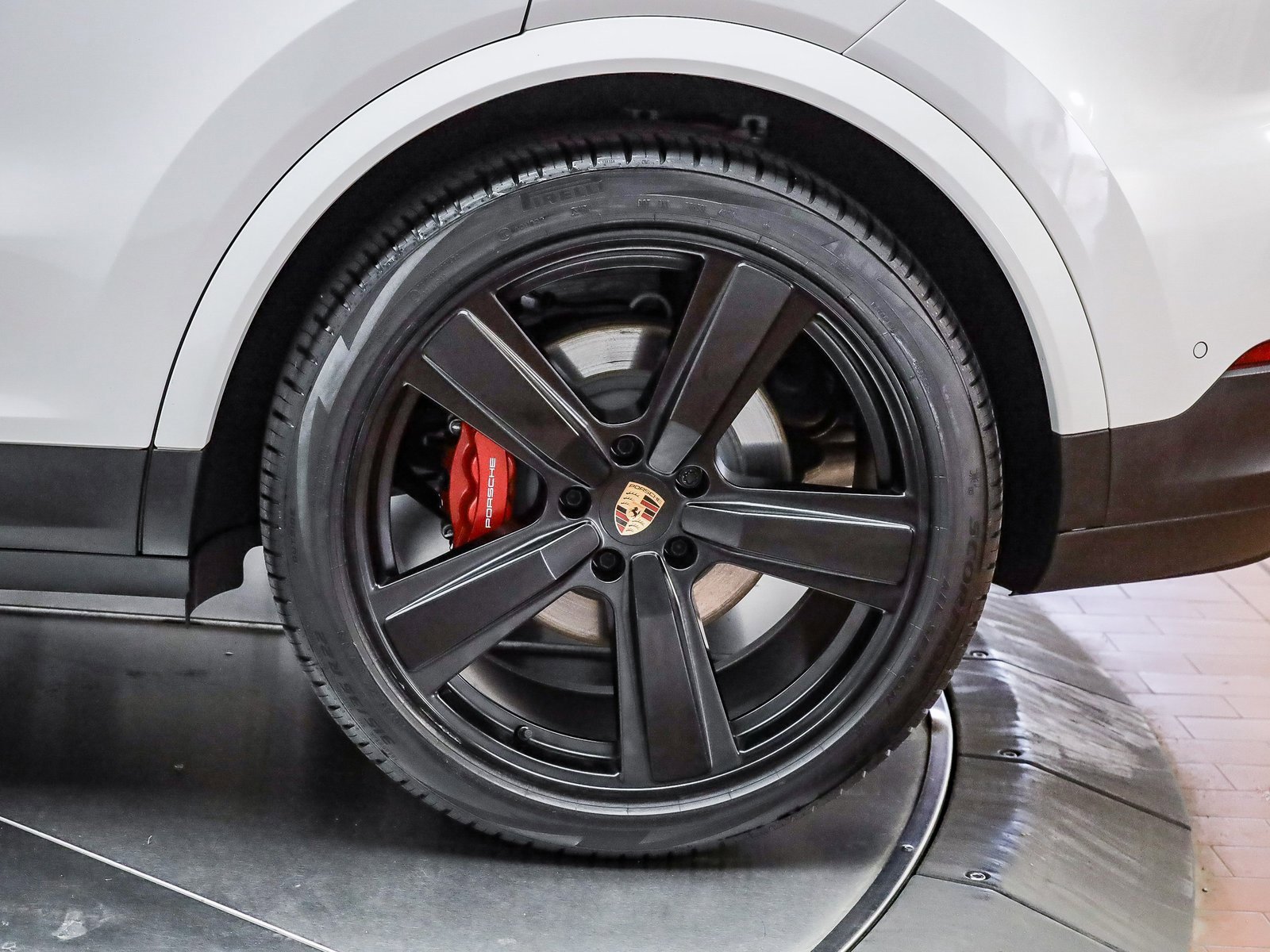 Certified 2025 Porsche Cayenne S image 9