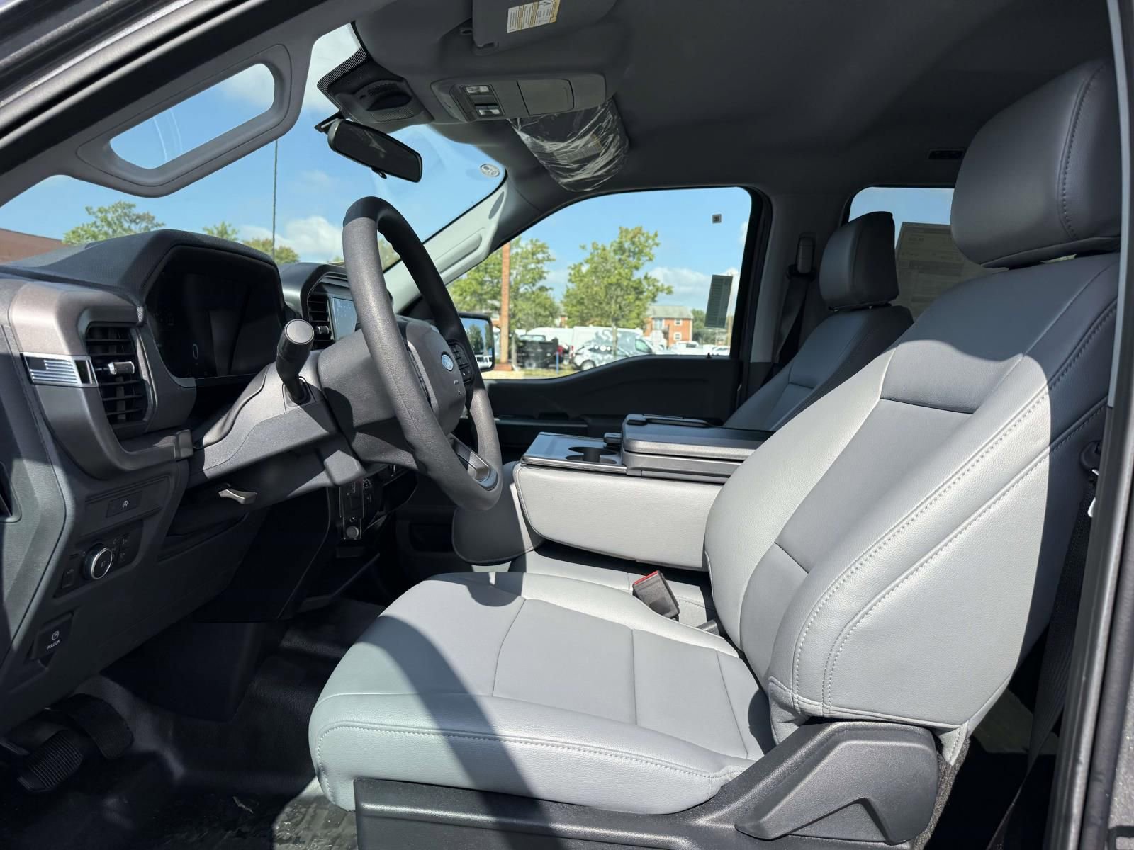 New 2025 Ford F150 XL w/ Equipment Group 103A High image 9