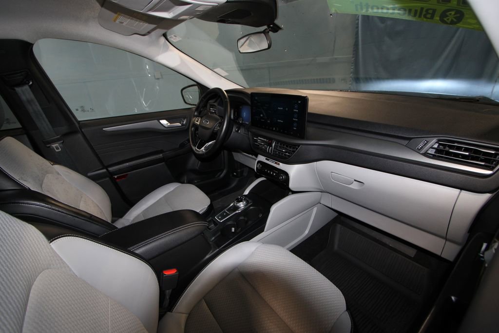Used 2025 Ford Escape SE FWD image 21