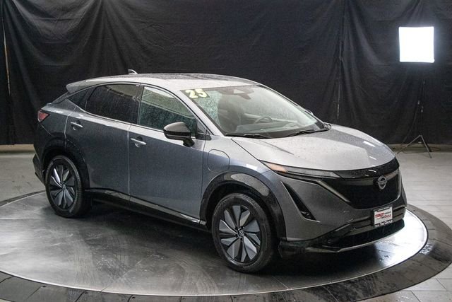 Used 2025 Nissan Ariya AWD image 2