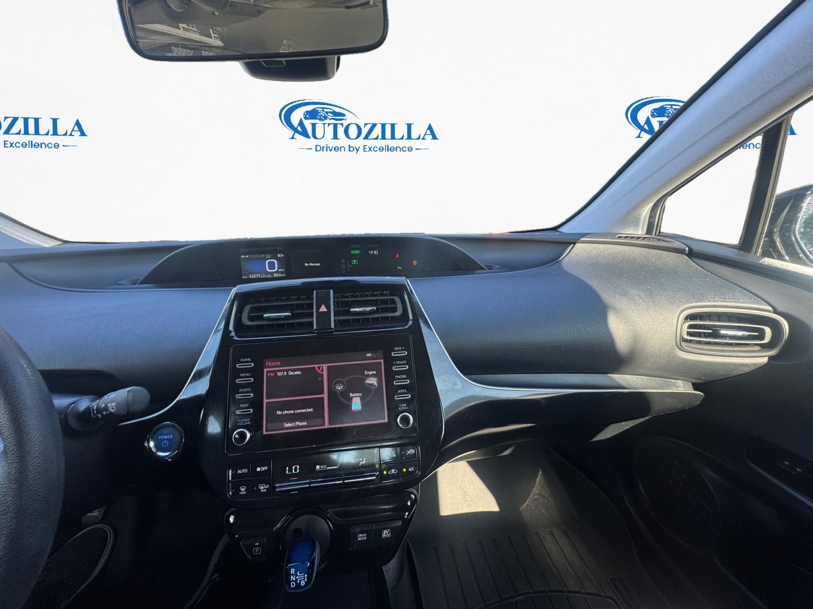 Used 2020 Toyota Prius LE w/ Carpet Mat Package AWD/4WD image 11