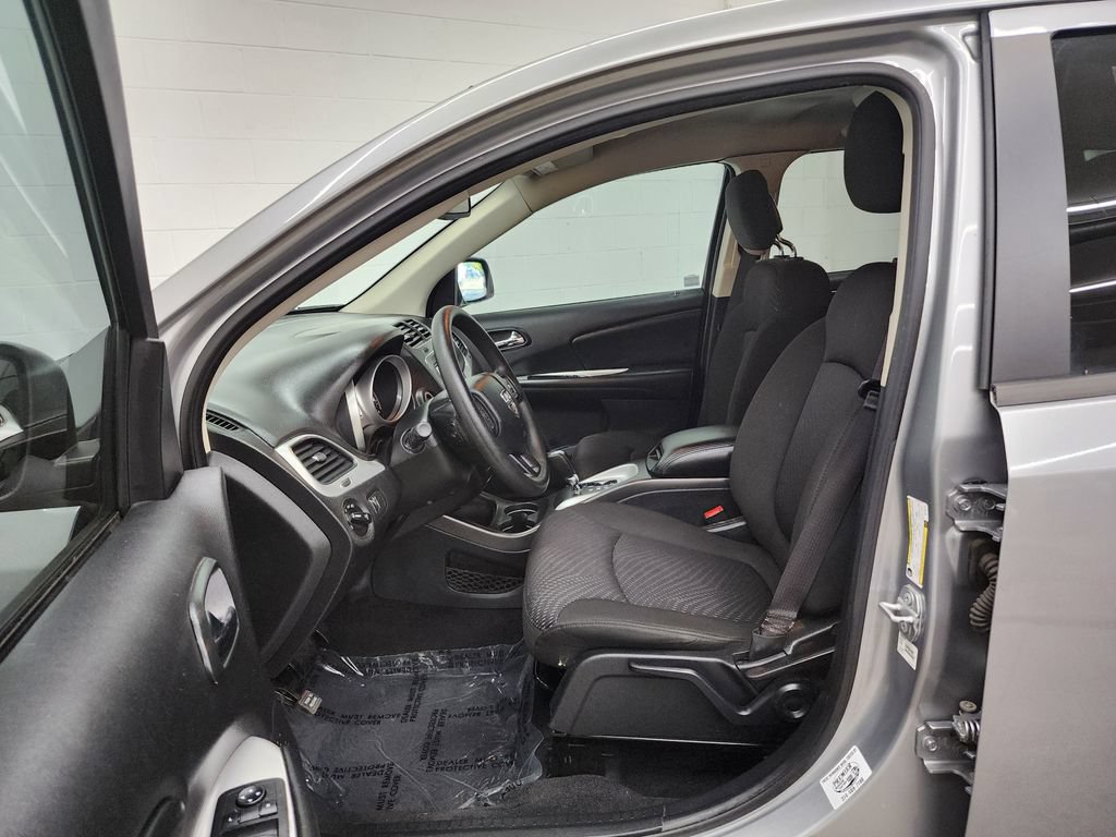 Used 2019 Dodge Journey SE FWD image 12