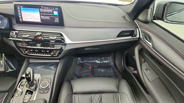 Used 2022 BMW 530e xDrive 530e iPerformance w/ Executive Package image 38