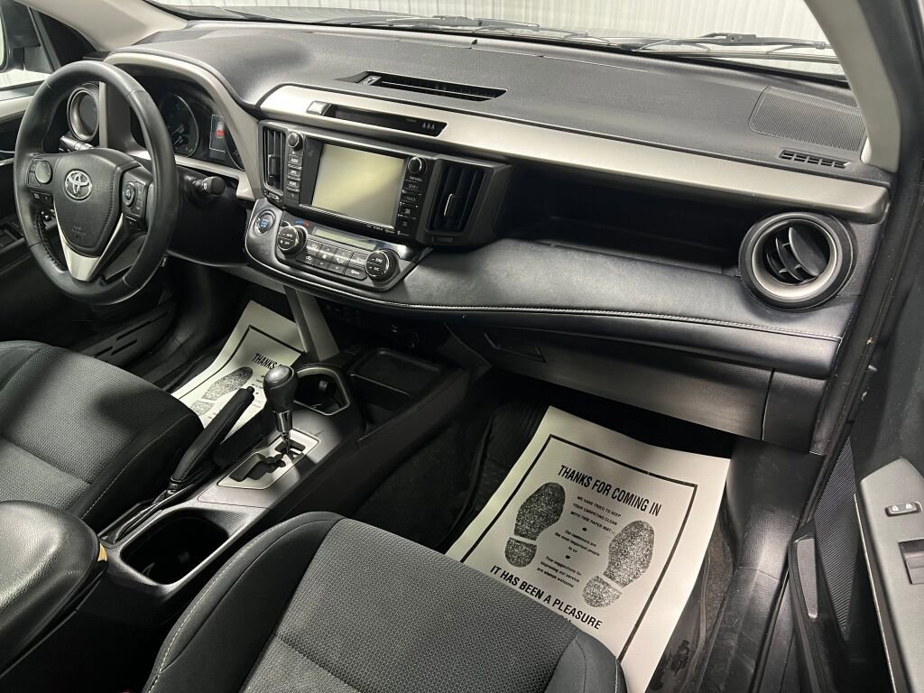 Used 2018 Toyota RAV4 XLE image 3