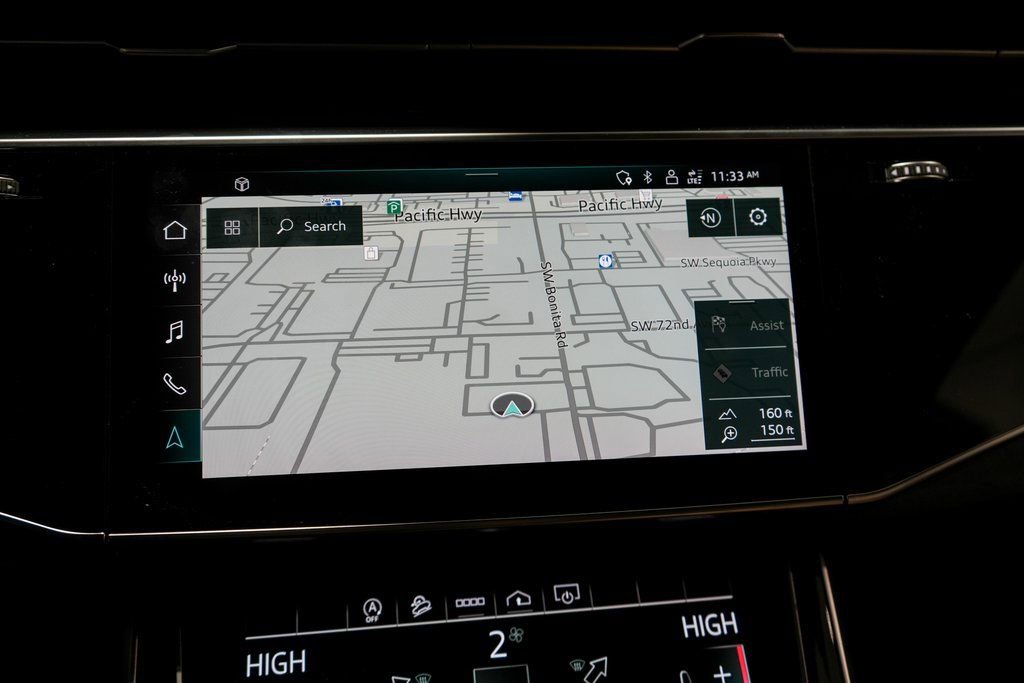 Used 2023 Audi Q8 Premium image 20