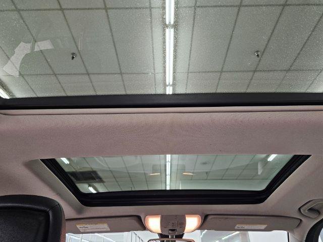 Used 2010 Mercedes-Benz GLK 350 4MATIC image 34