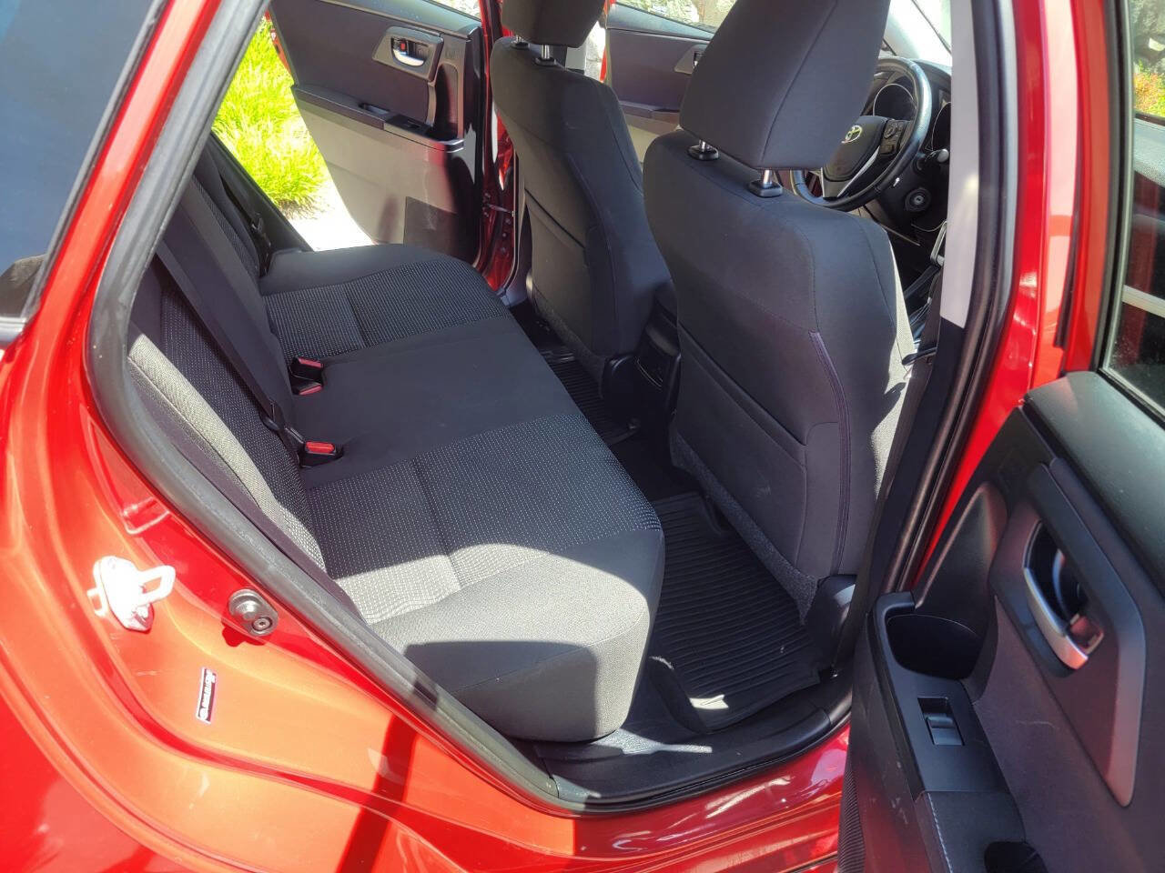 Used 2018 Toyota Corolla iM image 10