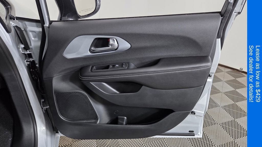 New 2026 Chrysler Pacifica Limited image 34