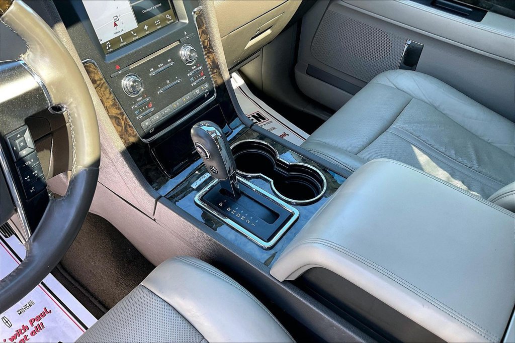 Used 2016 Lincoln Navigator L Select RWD image 20