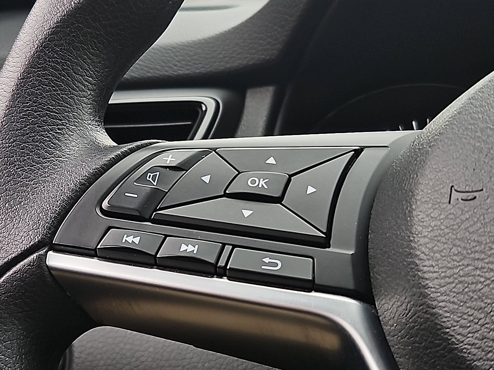 Certified 2019 Nissan Rogue S image 19