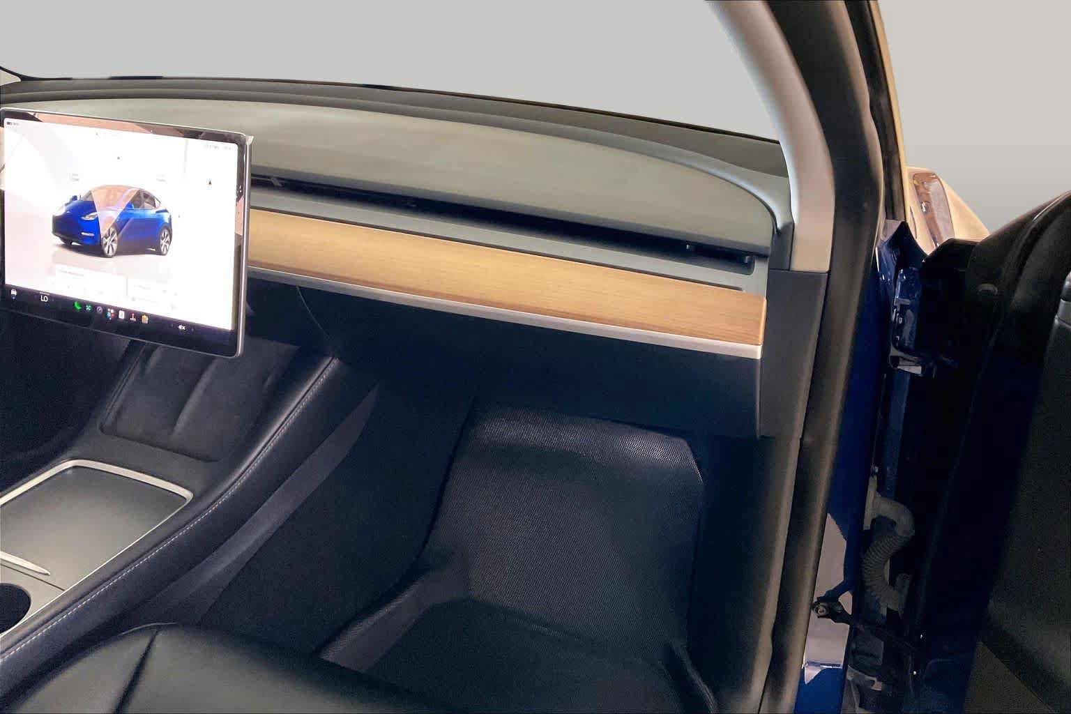Used 2023 Tesla Model Y AWD image 16