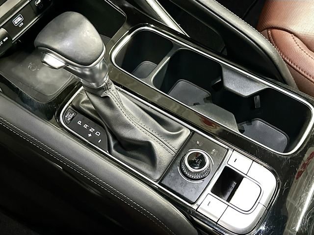 Used 2023 Kia Telluride EX w/ EX Captain's Chair Package image 17