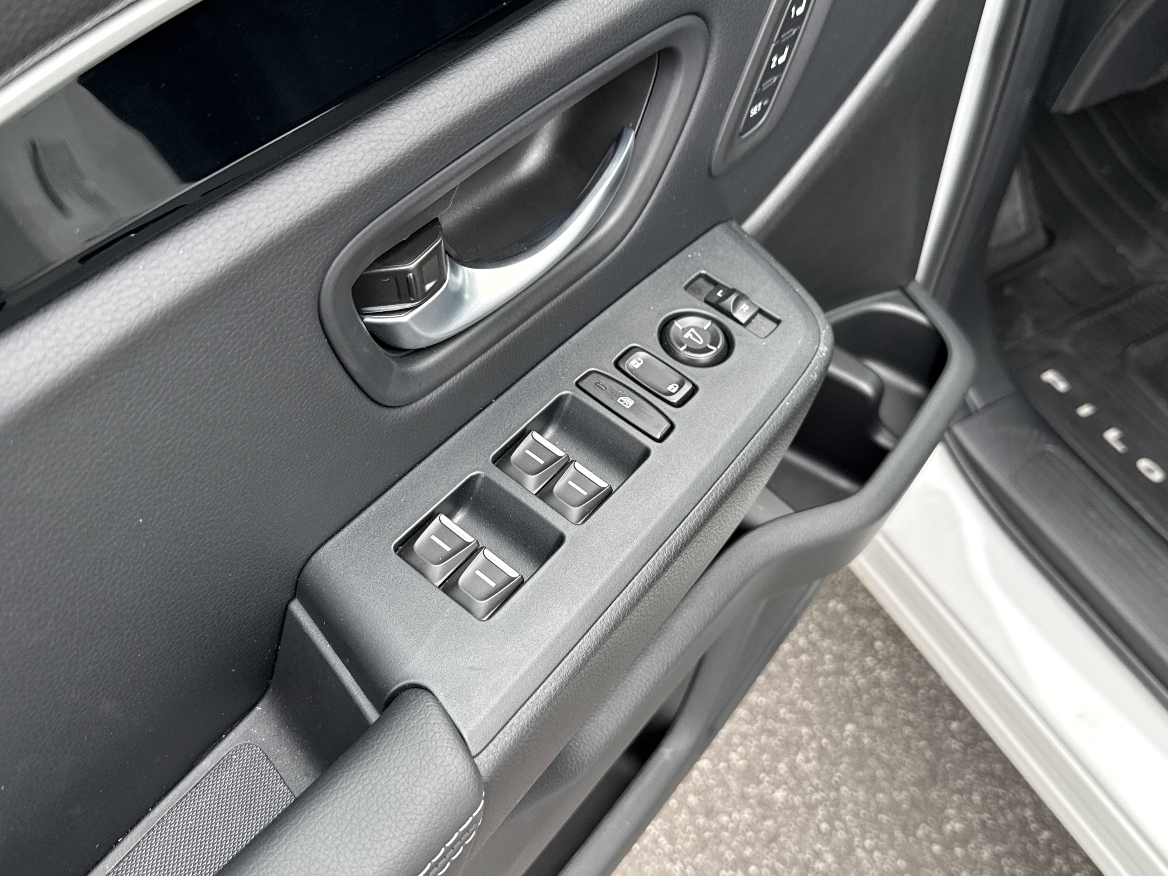 Certified 2025 Honda Pilot Touring image 15