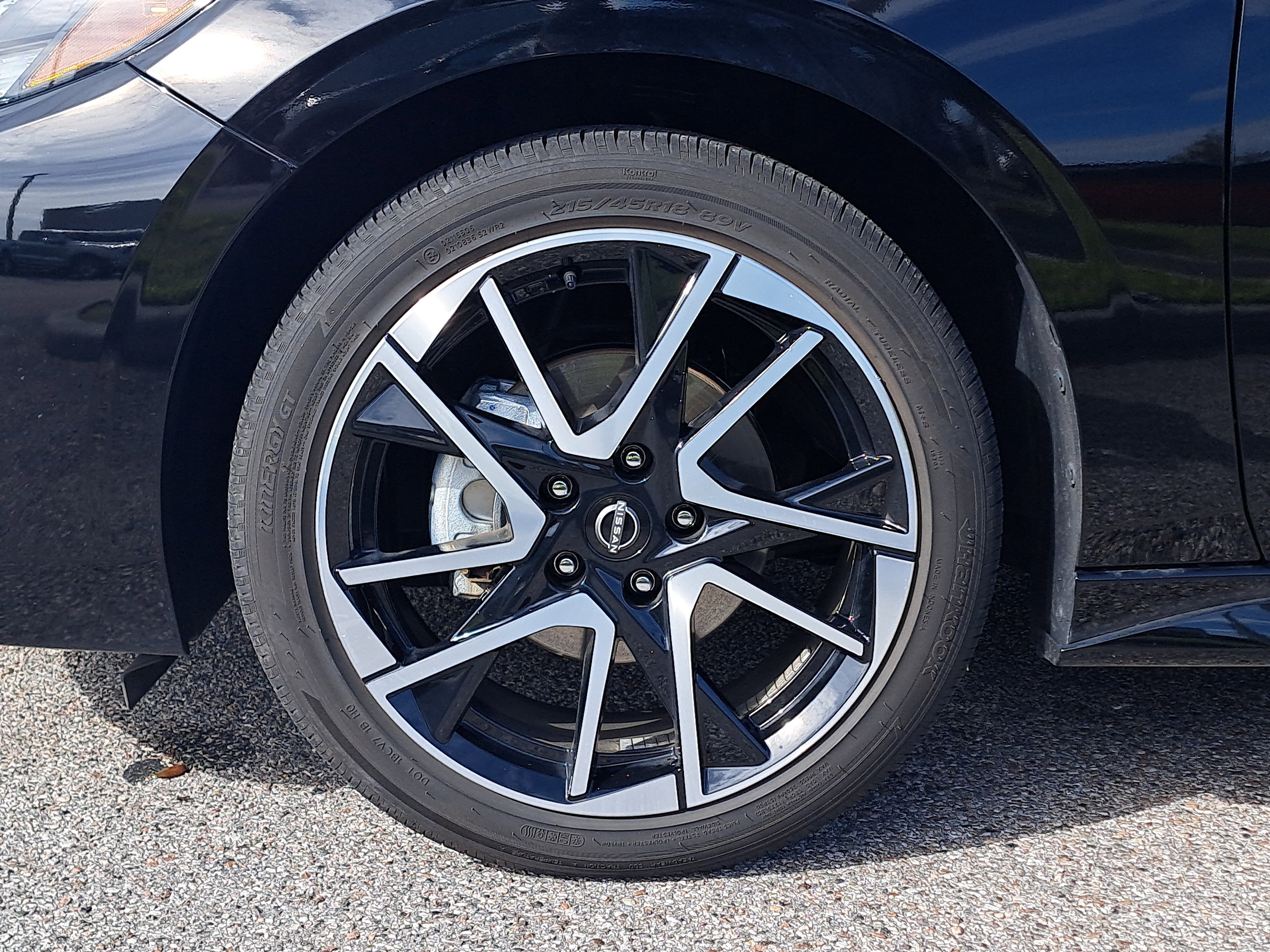 Certified 2025 Nissan Sentra SR FWD image 9