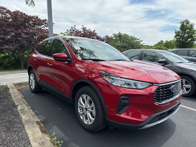Used 2023 Ford Escape Active w/ Tech Pack #2 AWD/4WD image 9
