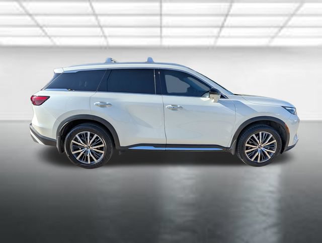 Used 2023 INFINITI QX60 Sensory w/ Vision Package FWD image 32