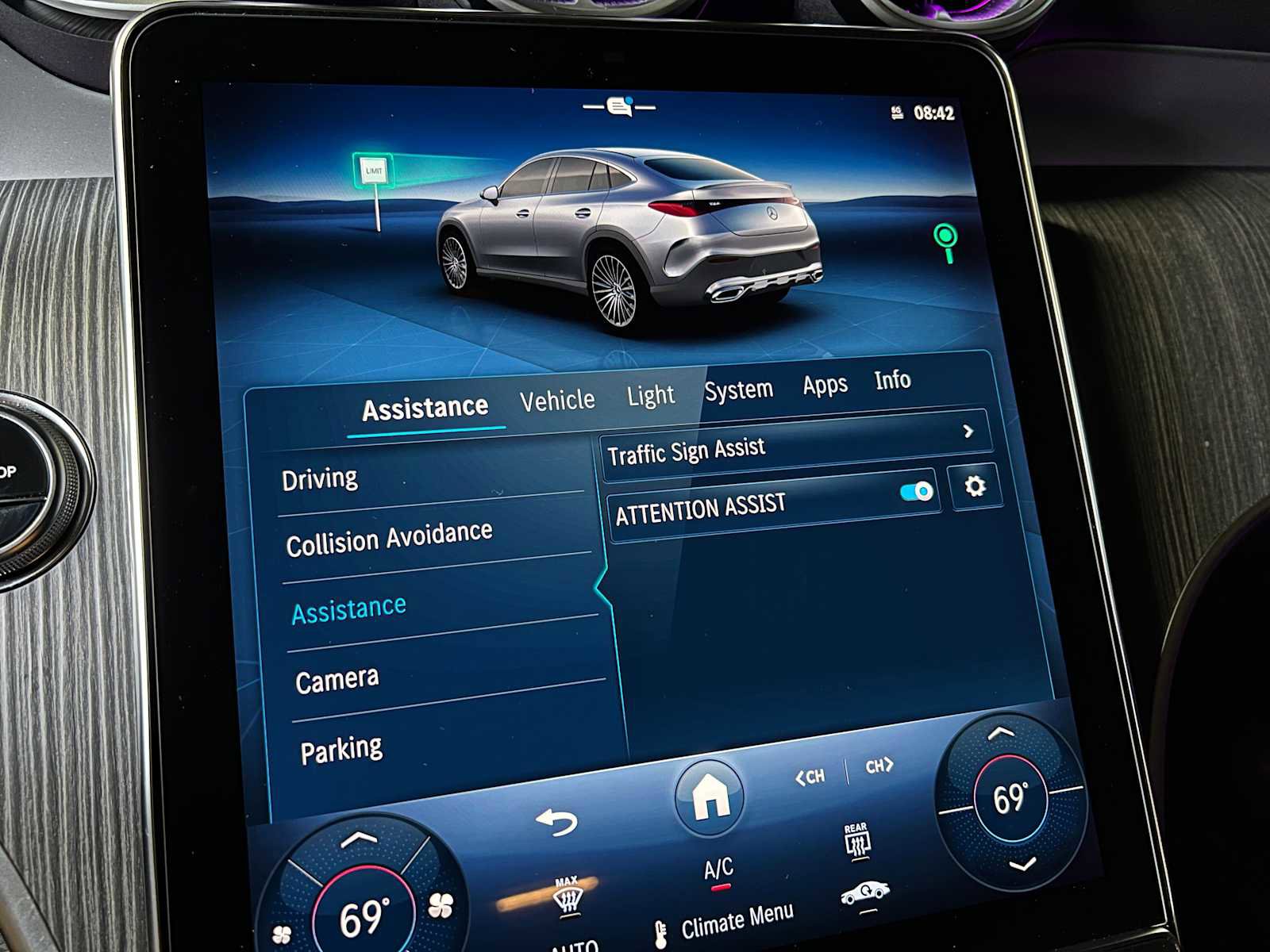 Certified 2025 Mercedes-Benz GLC 300 4MATIC image 34