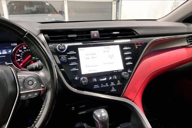 Used 2019 Toyota Camry XSE FWD image 12