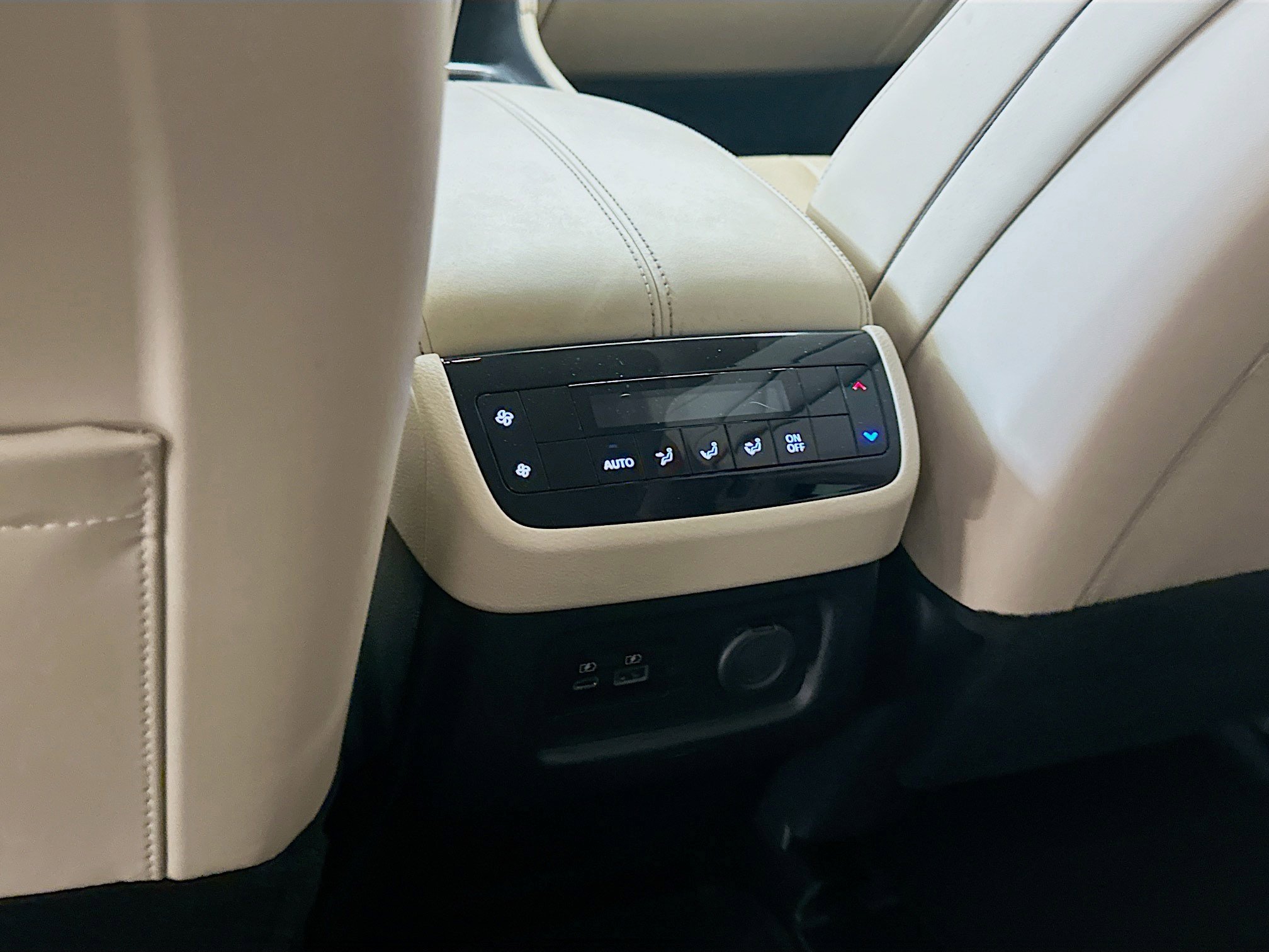 Used 2023 INFINITI QX60 Luxe w/ Performance Audio Package AWD/4WD image 29