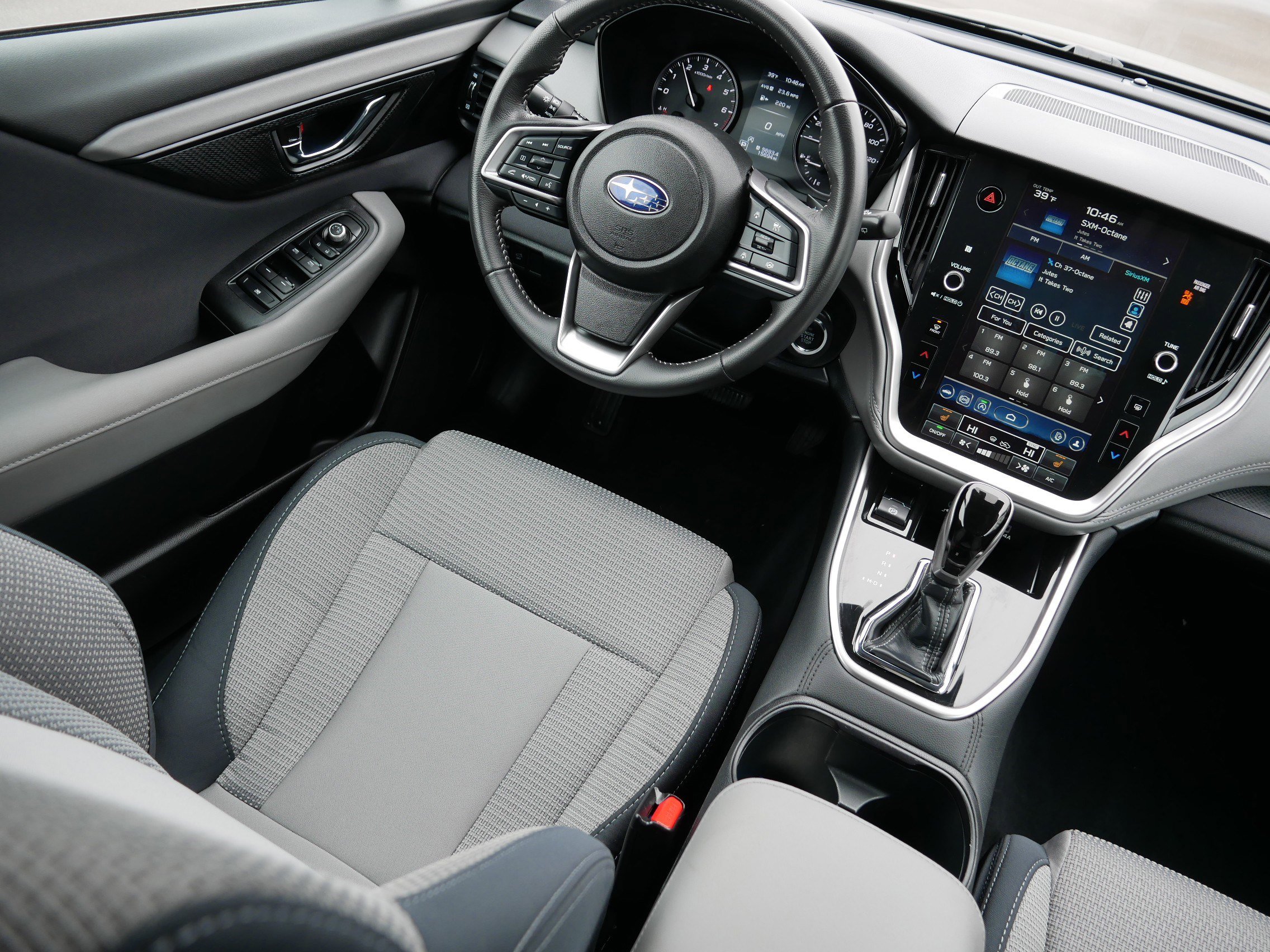 Used 2025 Subaru Outback Premium image 9