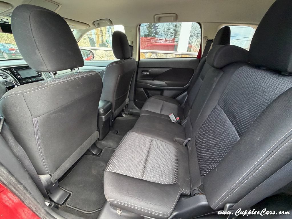 Used 2017 Mitsubishi Outlander ES AWD/4WD image 23