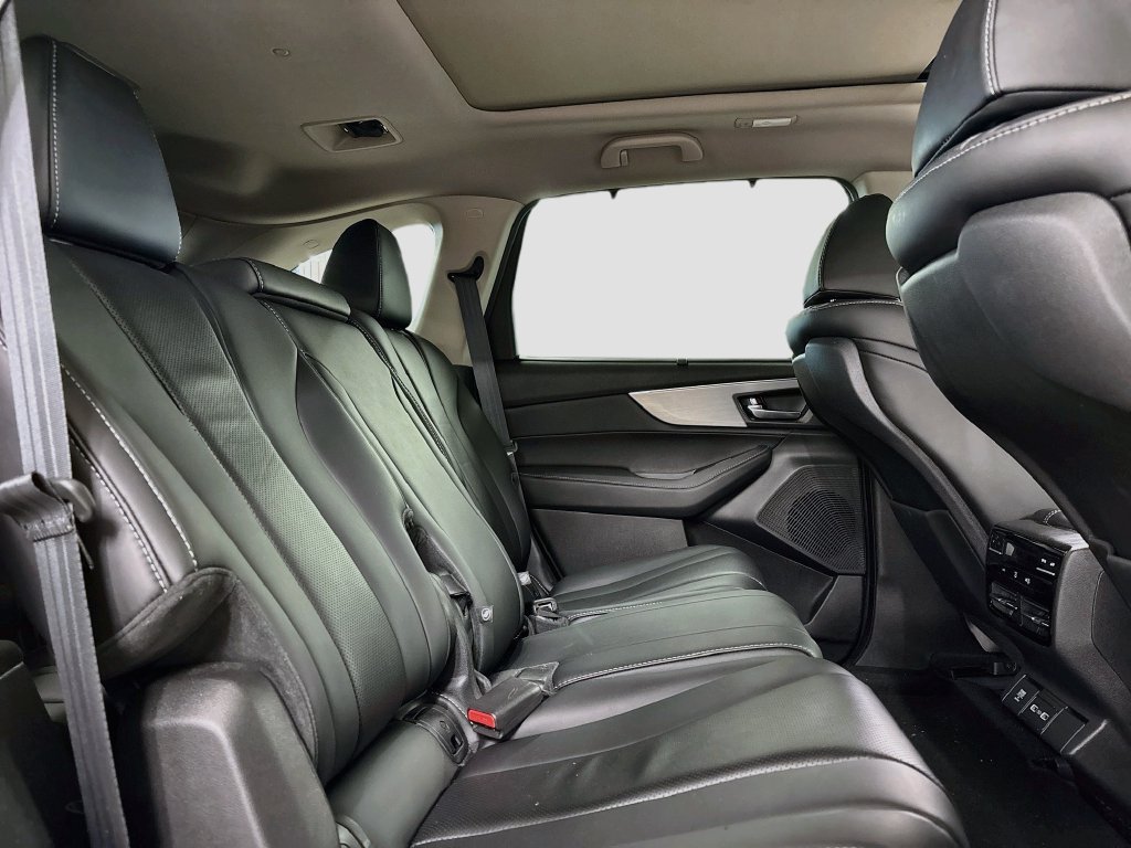 Used 2024 Acura MDX w/ Technology Package FWD image 16