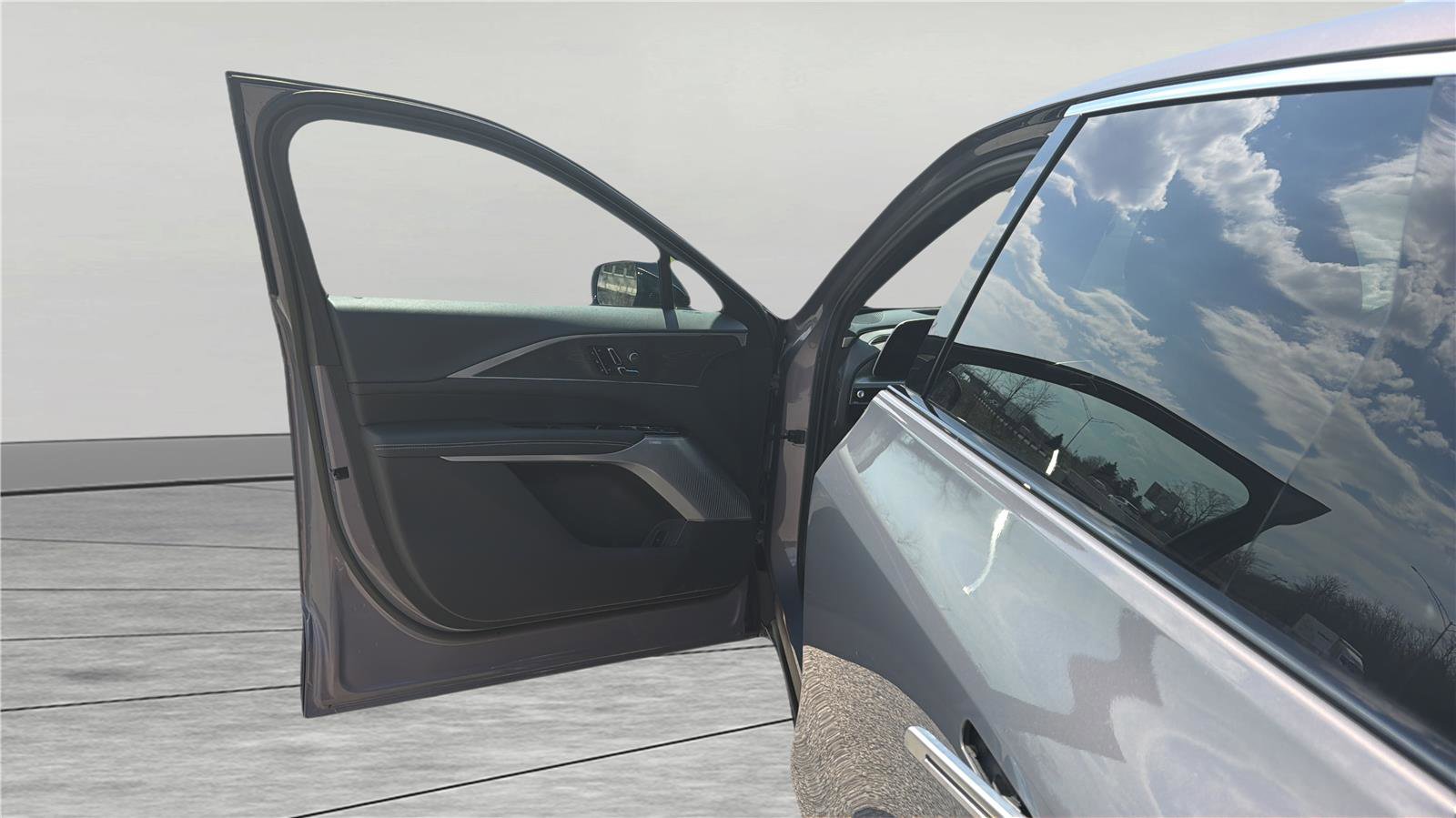 Used 2025 Cadillac Lyriq Luxury w/ LPO, Floor Liner Package image 15