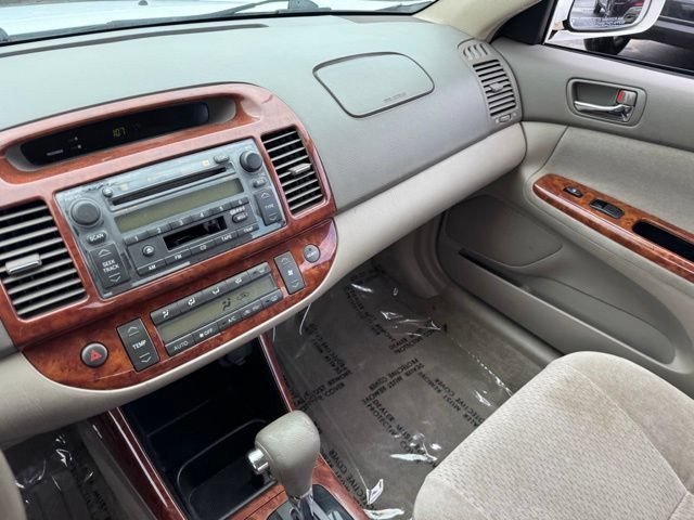 Used 2002 Toyota Camry XLE FWD image 23