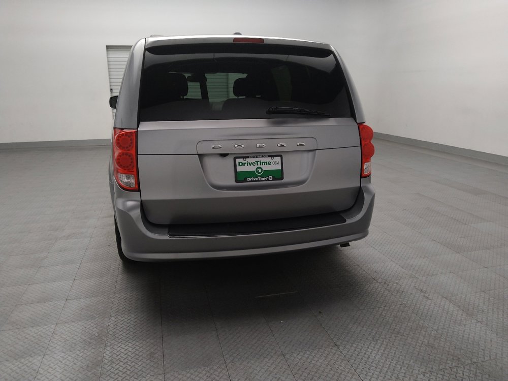 Used 2020 Dodge Grand Caravan SE image 6
