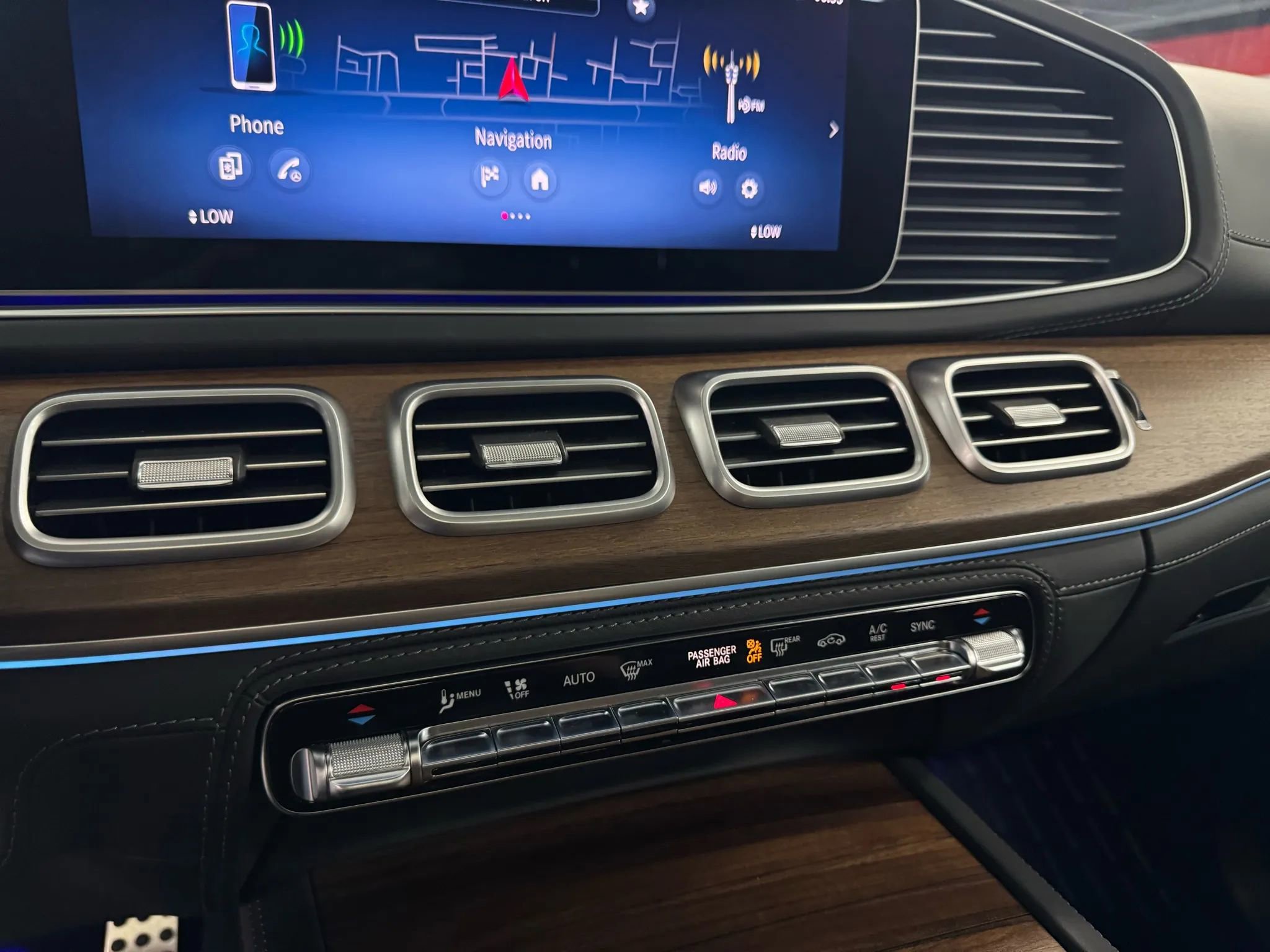 Used 2024 Mercedes-Benz GLS 63 AMG 4MATIC image 27