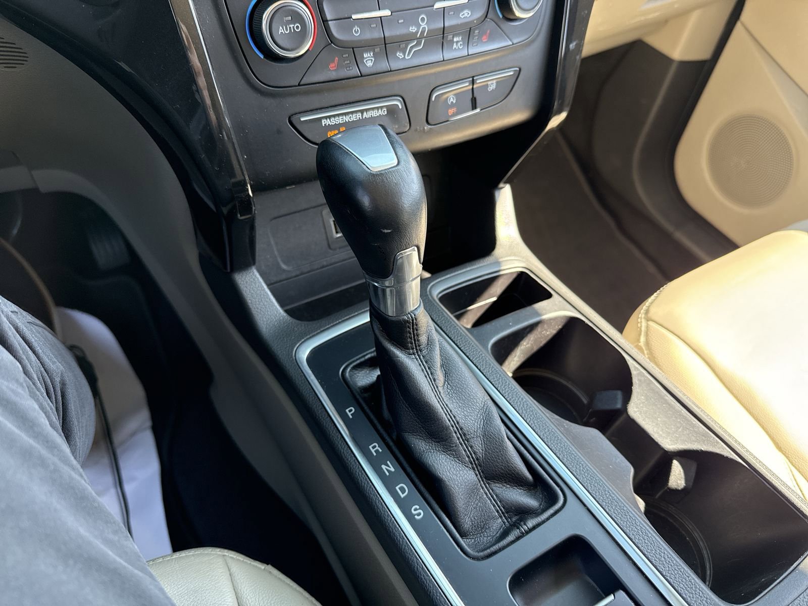 Used 2017 Ford Escape Titanium image 38