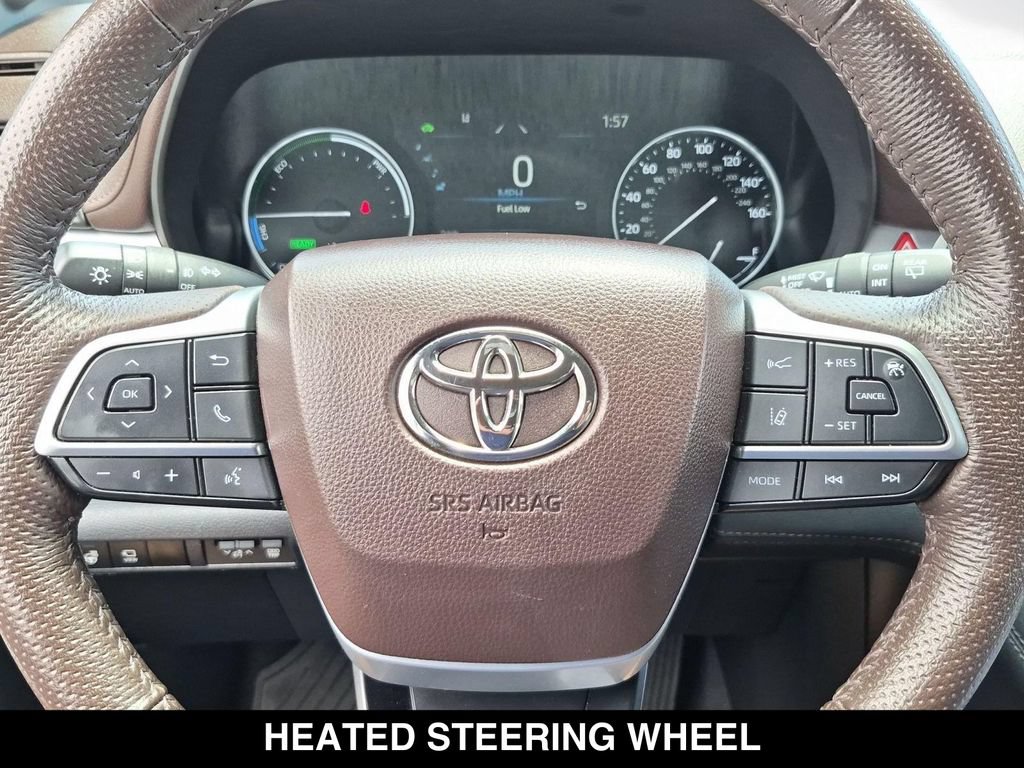 Used 2024 Toyota Sienna Platinum FWD image 12