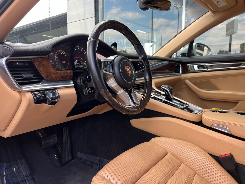 Used 2018 Porsche Panamera 4 image 2