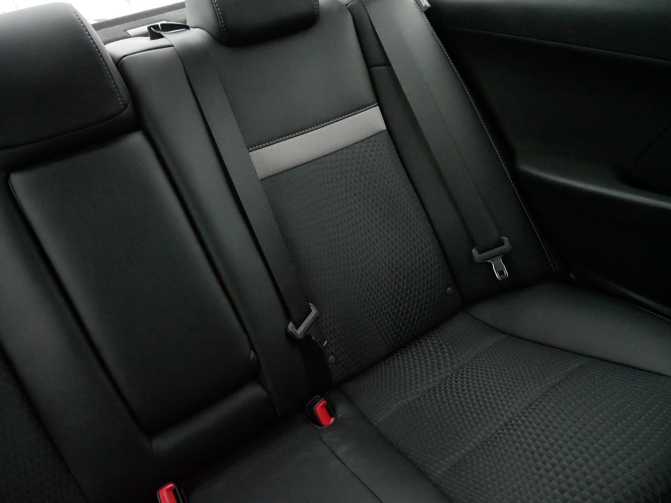 Used 2014 Toyota Camry L image 14