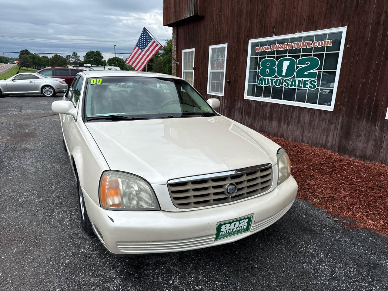 Used 2000 Cadillac De Ville DHS w/ Safety/Security Pkg FWD image 2