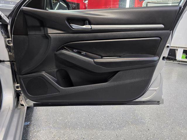 Used 2025 Nissan Altima 2.5 SR w/ SR Premium Package FWD image 24