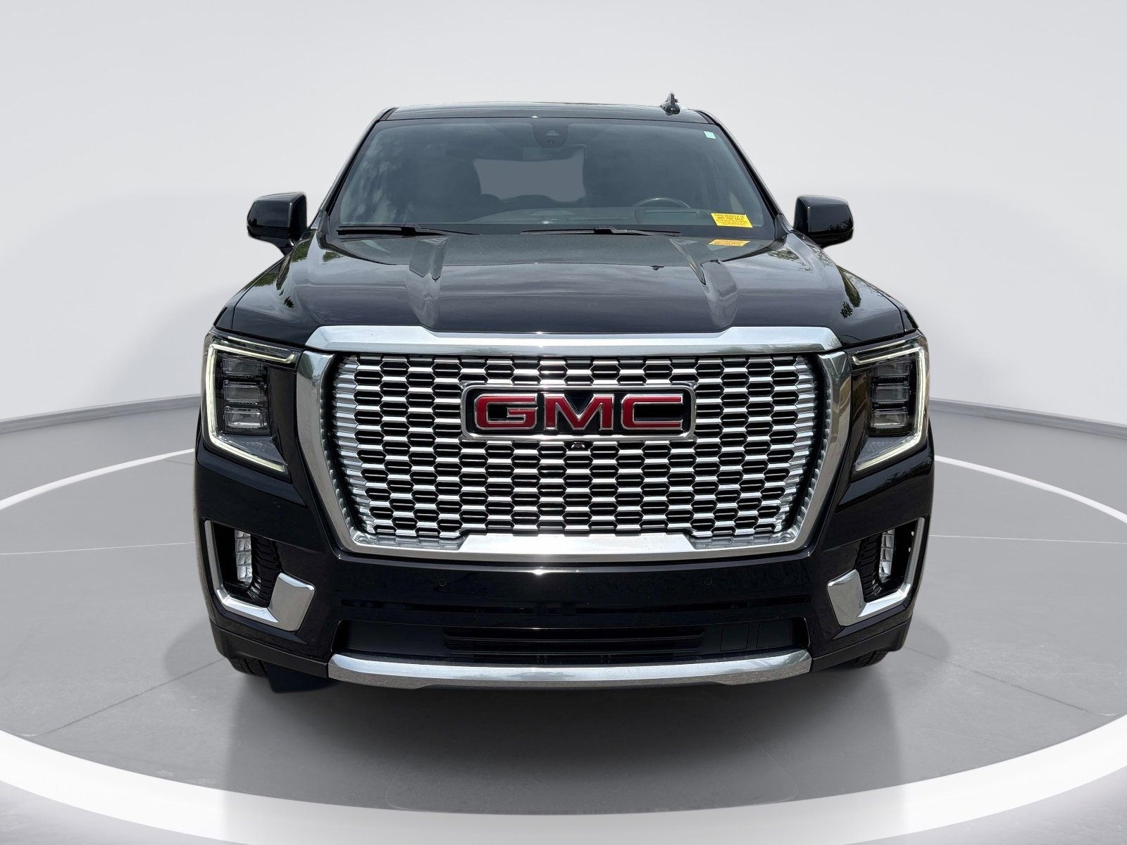 Certified 2022 GMC Yukon Denali RWD image 2
