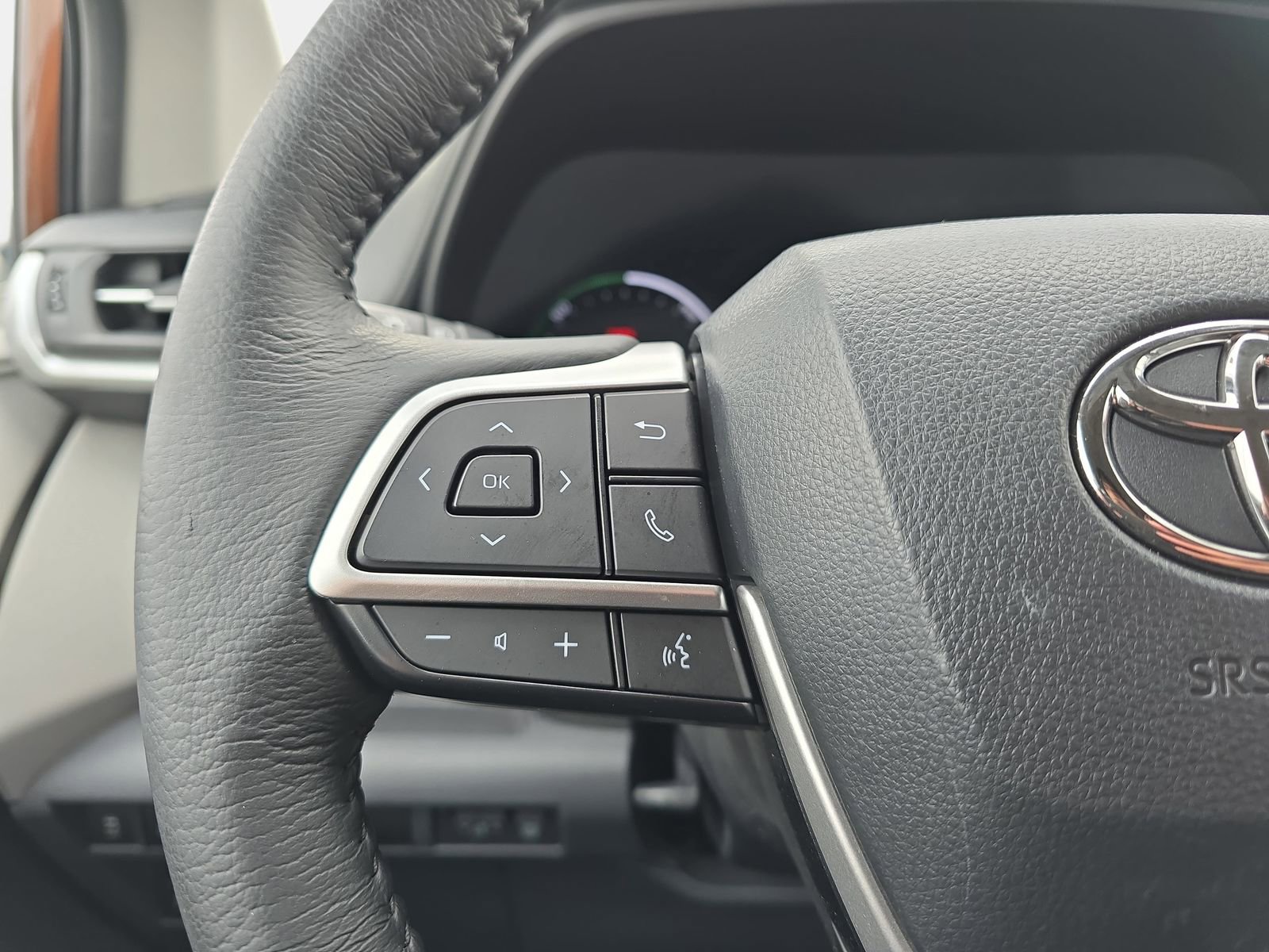 Used 2023 Toyota Sienna XLE image 18