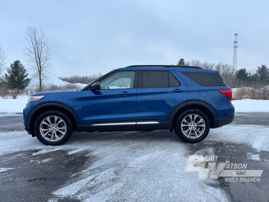 Used 2021 Ford Explorer XLT w/ Equipment Group 202A image 3