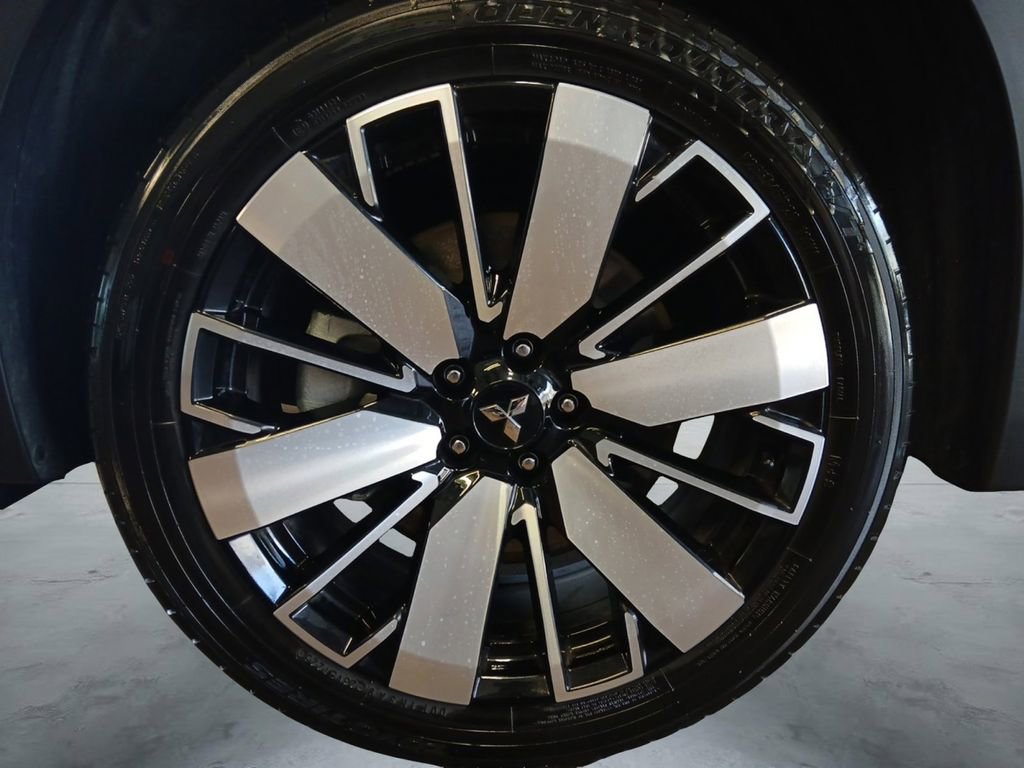 Used 2025 Mitsubishi Outlander SEL FWD image 14