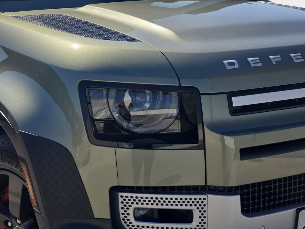 Certified 2020 Land Rover Defender 110 HSE AWD/4WD image 35