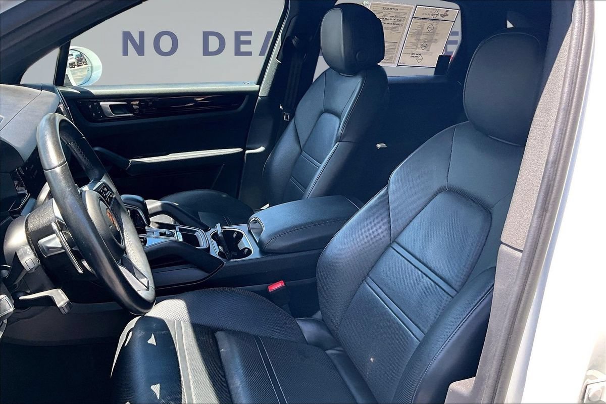 Used 2022 Porsche Cayenne AWD/4WD image 21