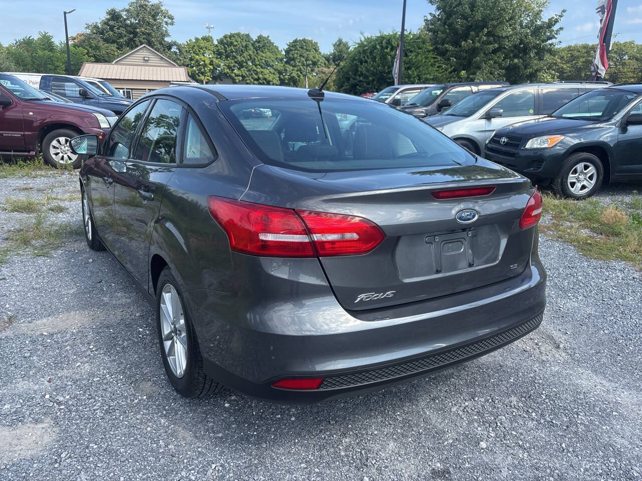 Used 2015 Ford Focus SE FWD image 8