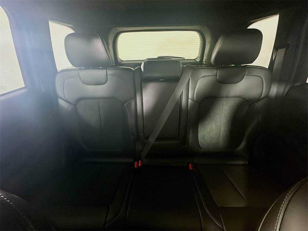 New 2025 Jeep Grand Cherokee Altitude image 10