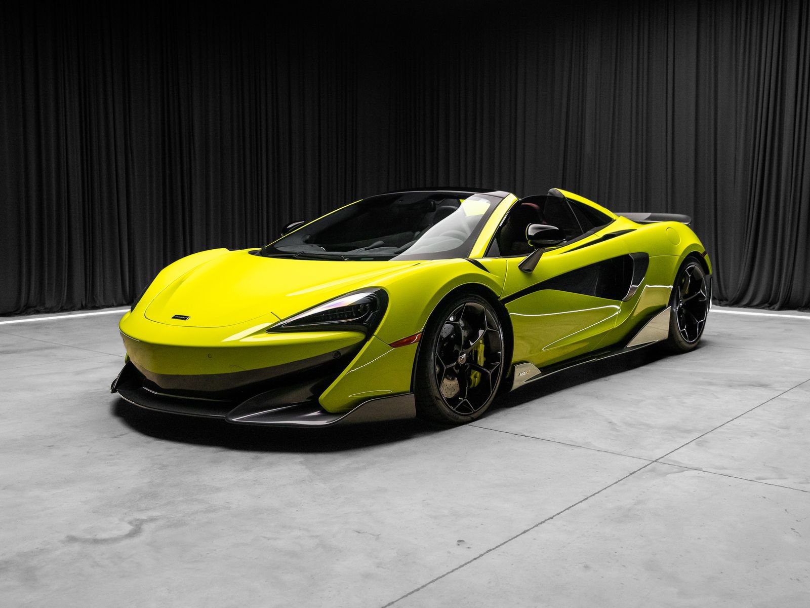 Used 2020 McLaren 600LT Spider RWD image 25